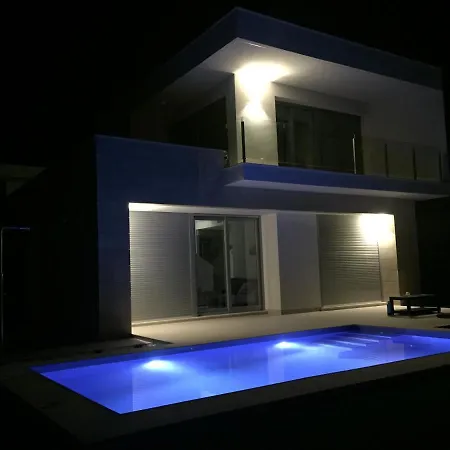 Villa 3018 Vistabella- Malibu *